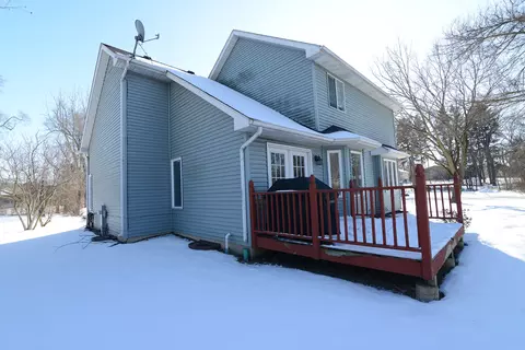 Exterior - 107 S River Rd, Mchenry, IL 60051 photo 5 of 5