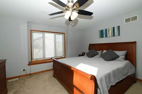 Bedroom - 107 S River Rd, Mchenry, IL 60051 photo 4 of 7