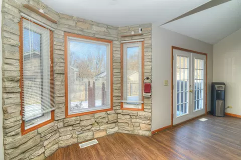 Entry Way - 107 S River Rd, Mchenry, IL 60051 photo 2 of 3