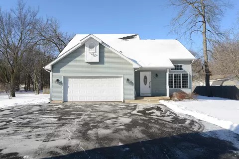 107 S River Rd, Mchenry, IL 60051