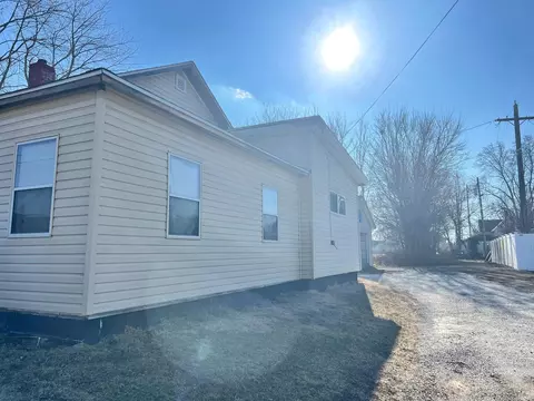 307 E Bronson St, Streator, IL 61364