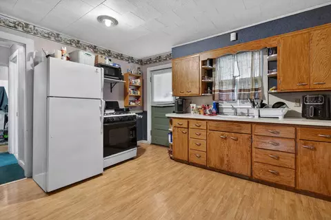 Kitchen - 530 E Main St, Morris, IL 60450 photo 1 of 7