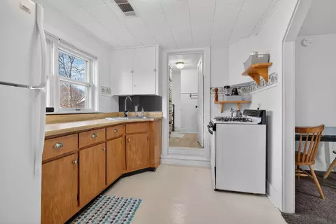 Kitchen - 530 E Main St, Morris, IL 60450 photo 4 of 7