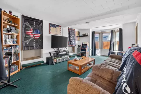 Living - 530 E Main St, Morris, IL 60450 photo 1 of 6