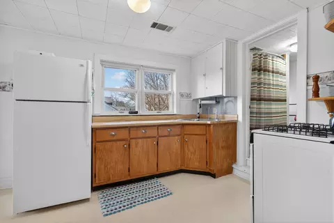 Kitchen - 530 E Main St, Morris, IL 60450 photo 5 of 7