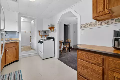 Entry Way - 530 E Main St, Morris, IL 60450 photo 1 of 2
