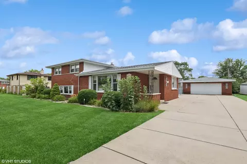 6313 W 89th Pl, Oak Lawn, IL 60453