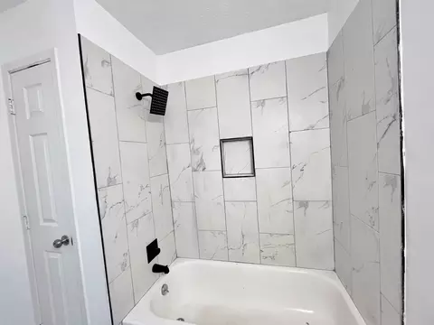 Bath - 101 N Orr Dr #1, Normal, IL 61761 photo 2 of 8