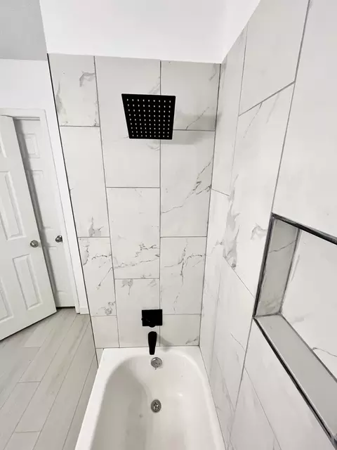 Bath - 101 N Orr Dr #1, Normal, IL 61761 photo 6 of 8