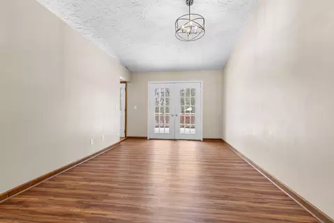 Living - 11738 Southgate Rd, Roscoe, IL 61073 photo 3 of 6