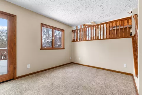 Living - 11738 Southgate Rd, Roscoe, IL 61073 photo 5 of 6