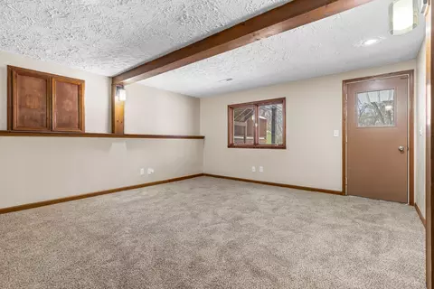 Living - 11738 Southgate Rd, Roscoe, IL 61073 photo 6 of 6