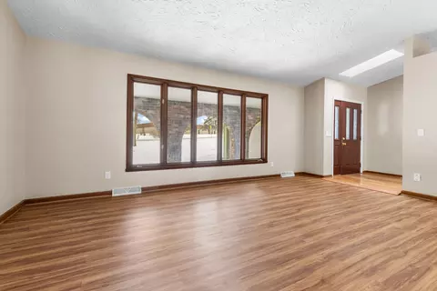 Living - 11738 Southgate Rd, Roscoe, IL 61073 photo 2 of 6