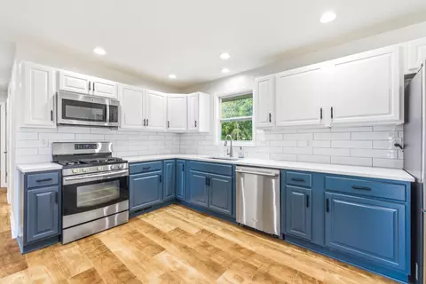 Kitchen - 19 Brookside Ln, Bristol, IL 60512 photo 1 of 6