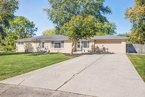 Exterior - 19 Brookside Ln, Bristol, IL 60512 photo 2 of 8