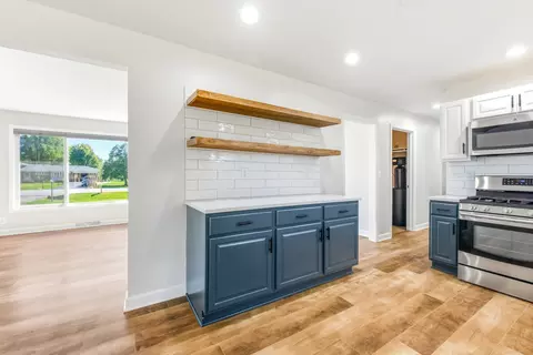 Kitchen - 19 Brookside Ln, Bristol, IL 60512 photo 6 of 6