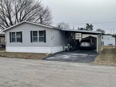 605 Pine St #18, Normal, IL 61761 photo 3