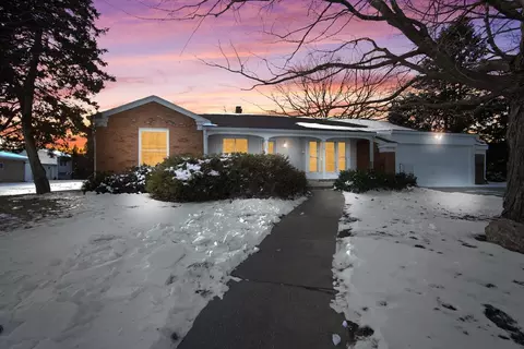 602 Northview Dr, Fairbury, IL 61739
