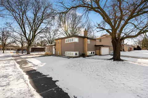 608 N Eastman Dr, Mount Prospect, IL 60056