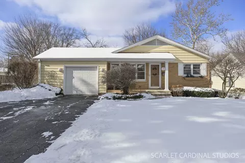 110 Travers Ave, Wheaton, IL 60187