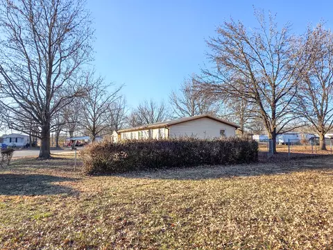 1060 W 5th St, Flora, IL 62839 photo 70