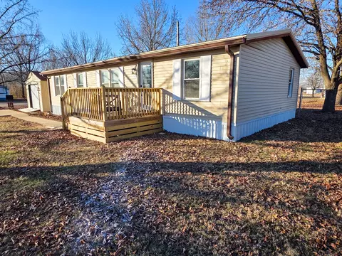 1060 W 5th St, Flora, IL 62839 photo 8