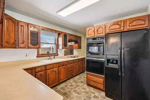 Kitchen - 1252 Park Blvd, Morris, IL 60450 photo 1 of 3
