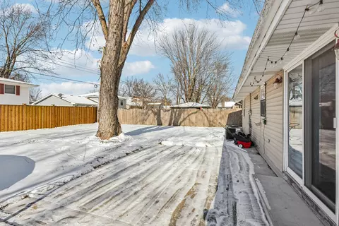 Exterior - 1252 Park Blvd, Morris, IL 60450 photo 2 of 4