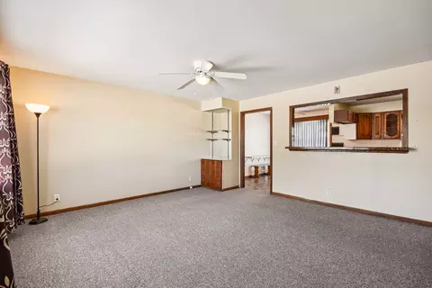 Living - 1252 Park Blvd, Morris, IL 60450 photo 3 of 3