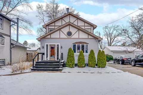 584 S 4th Ave, Des Plaines, IL 60016