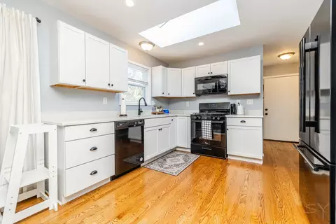 Kitchen - 610 W Wegner Rd, Mchenry, IL 60051 photo 1 of 1
