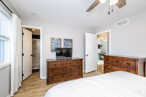 Bedroom - 610 W Wegner Rd, Mchenry, IL 60051 photo 2 of 4