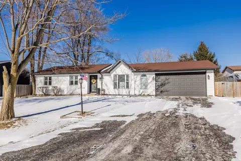 610 W Wegner Rd, Mchenry, IL 60051