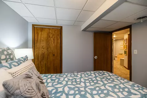 Bedroom - 610 W Wegner Rd, Mchenry, IL 60051 photo 4 of 4
