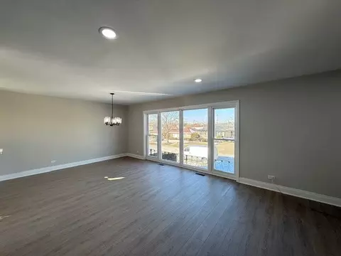 Living - 1721 E 91st Pl, Chicago, IL 60617 photo 2 of 3