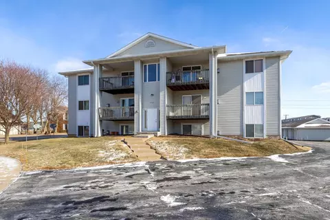 4165 Mallard Ct #12, Bettendorf, IA 52722