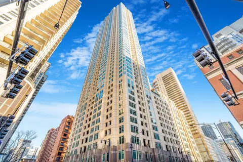 33 W Ontario St #26A, Chicago, IL 60654