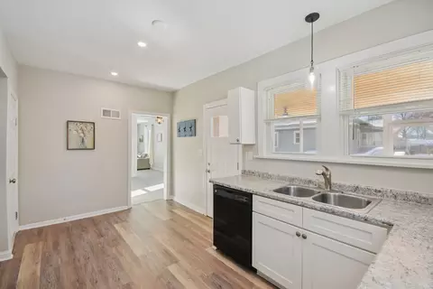 Entry Way - 458 West Ave, Morris, IL 60450 photo 1 of 3