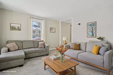 Living - 458 West Ave, Morris, IL 60450 photo 1 of 3