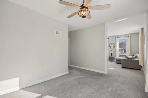 Entry Way - 458 West Ave, Morris, IL 60450 photo 2 of 3
