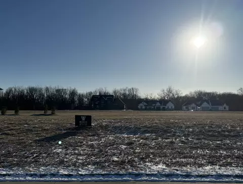 358 Madison Dr, Riverdale, IA 52722