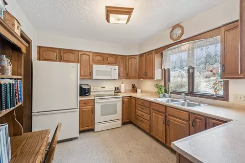 Kitchen - 302 Baker St, Fulton, IL 61252 photo 1 of 2