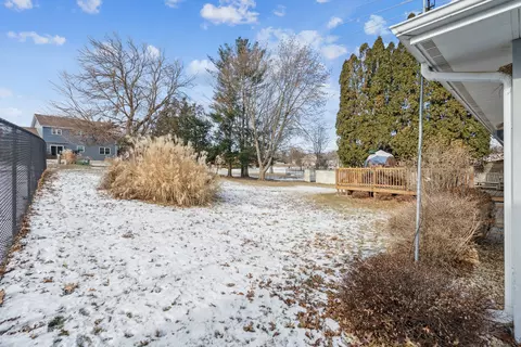 Exterior - 302 Baker St, Fulton, IL 61252 photo 2 of 4