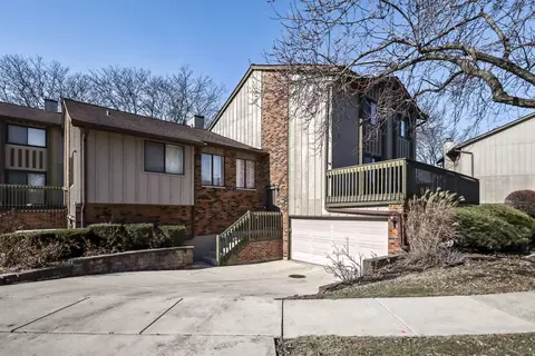19 Portwine Rd, Willowbrook, IL 60527