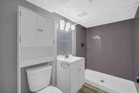 Bath - 4951 W Cardinal Ct, Monee, IL 60449 photo 2 of 4