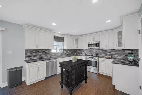 Kitchen - 4951 W Cardinal Ct, Monee, IL 60449 photo 3 of 3