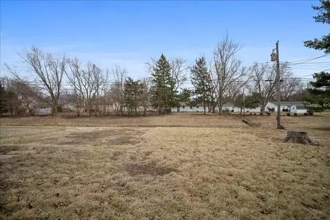 Exterior - 15 Brookwood Dr, Normal, IL 61761 photo 3 of 4
