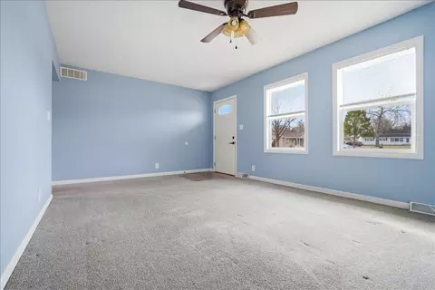 Living - 15 Brookwood Dr, Normal, IL 61761 photo 3 of 4