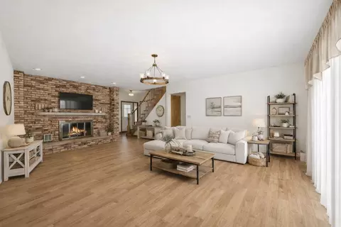 Living - 524 Meadow Ln, Beecher, IL 60401 photo 4 of 5