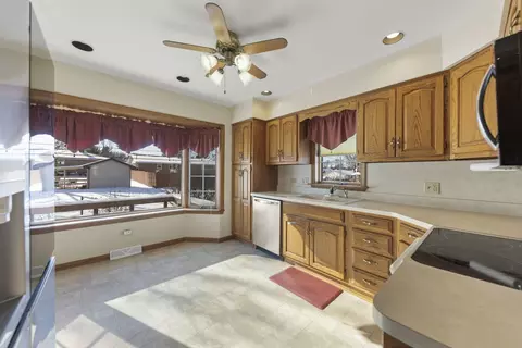 Kitchen - 524 Meadow Ln, Beecher, IL 60401 photo 1 of 4